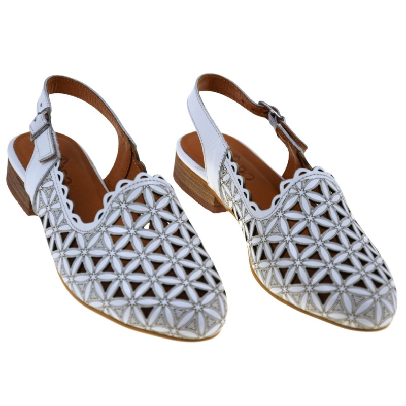 Baleriny z ażurową cholewką.jpg