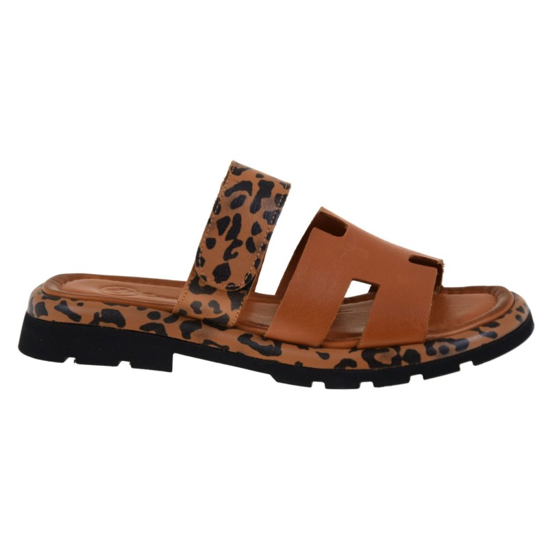 letnie klapki damskie z motywem panterki CAMBELL 25-103001BR (1).jpg