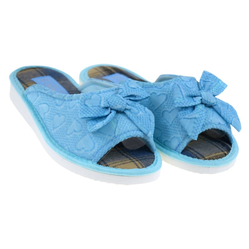 Kapcie damskie PAMI DOG 136 niebieskie – wsuwane, odkryte palce, antypoślizgowa podeszwa, kokardka, wzór w serca (2).jpg