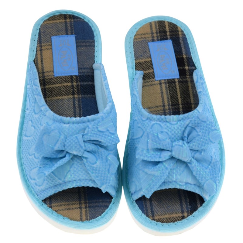 Kapcie damskie PAMI DOG 136 niebieskie – wsuwane, odkryte palce, antypoślizgowa podeszwa, kokardka, wzór w serca (3).jpg