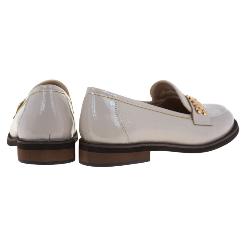 Beżowe mokasyny damskie POTOCKI 26-19459BGP loafersy wsuwane ze złotą ozdobą (3).jpg