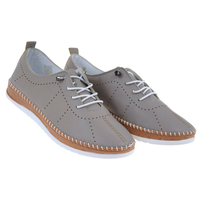 Beżowe półbuty damskie ze skóry naturalnej VACARRO 0303-103 na platformie (2).jpg