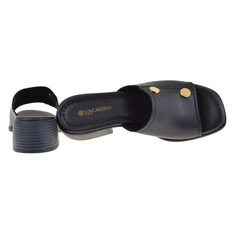 Czarne klapki damskie ze skóry naturalnej licowej VACARRO 1806-26018 z ozdobą złote krążki (4).jpg