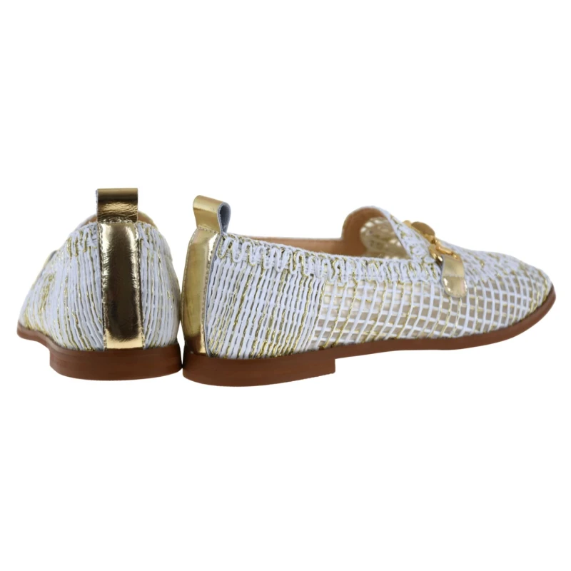 Eleganckie mokasyny damskie białe ze złotą ozdobą, wygodne buty na co dzień (3).jpg