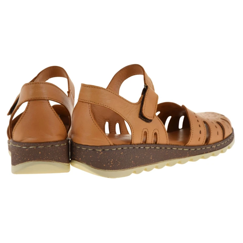 Sandały damskie skórzane beżowe na koturnie ARTIKER 58C2011 z zakrytymi palcami (3).jpg