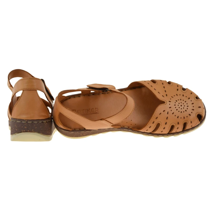 Sandały damskie skórzane beżowe na koturnie ARTIKER 58C2011 z zakrytymi palcami (4).jpg