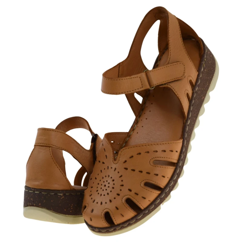 Sandały damskie skórzane beżowe na koturnie ARTIKER 58C2011 z zakrytymi palcami (5).jpg