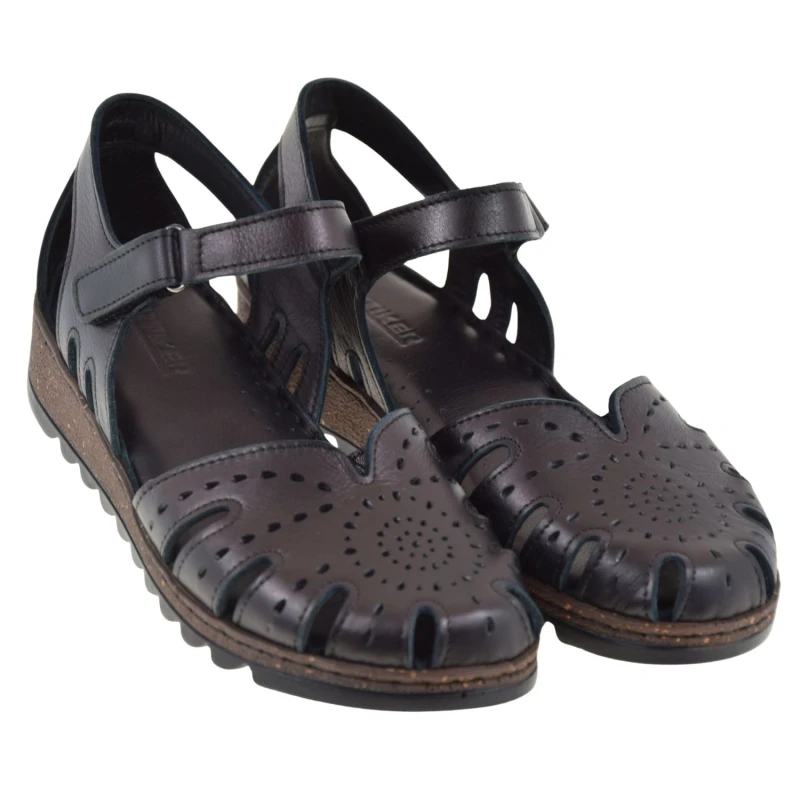 Czarne sandały damskie skórzane na koturnie Artiker 58C2012 z zakrytymi palcami i piętą (2).jpg